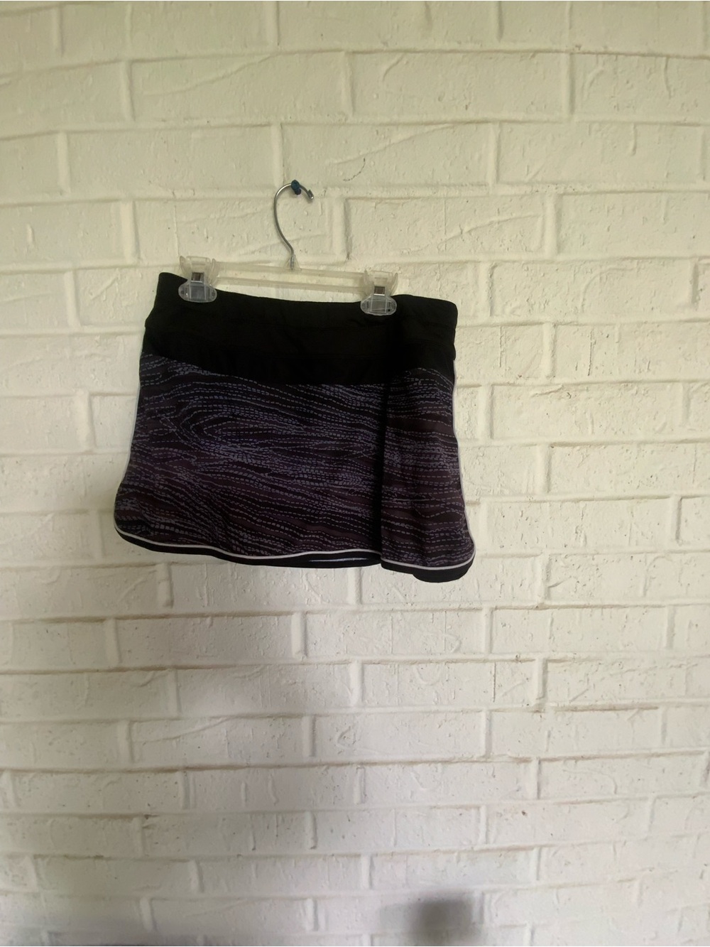 Athleta Black and Grey Patterned Active Mini Skort